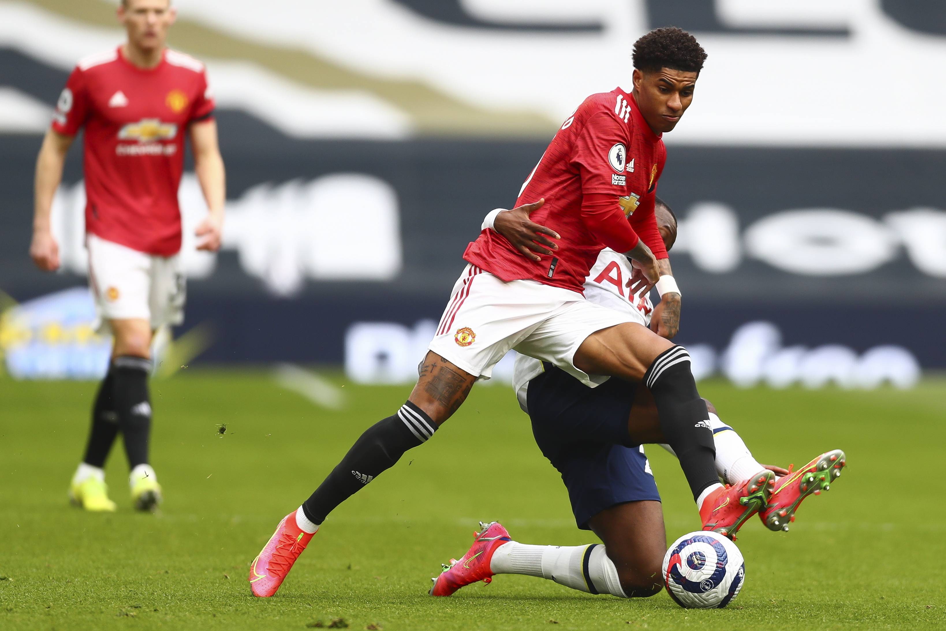 使球队发现 使球队发现